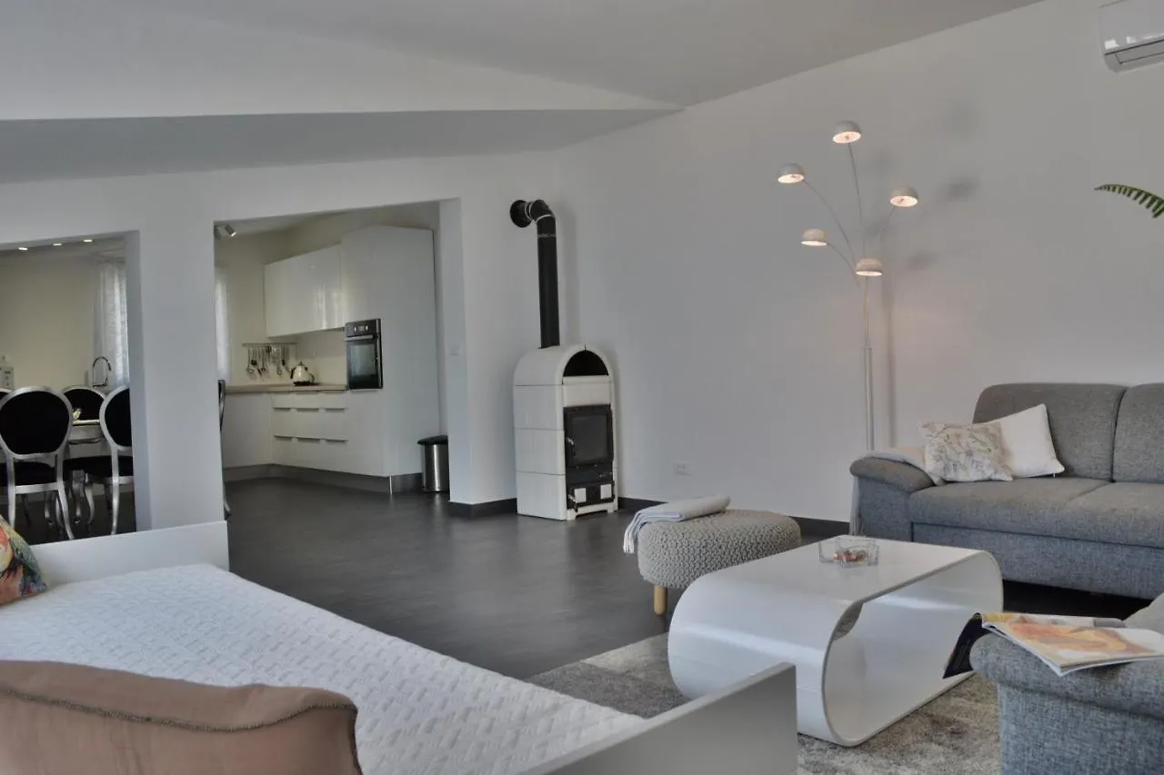 Apartment Heaven Slatine 0*,  Croatia