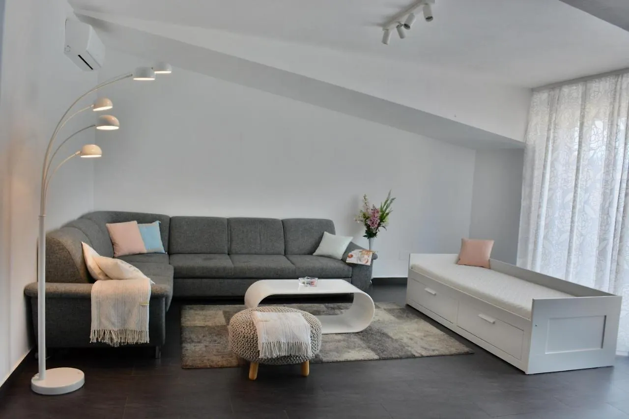 Apartment Heaven Slatine 0*,  Croatia